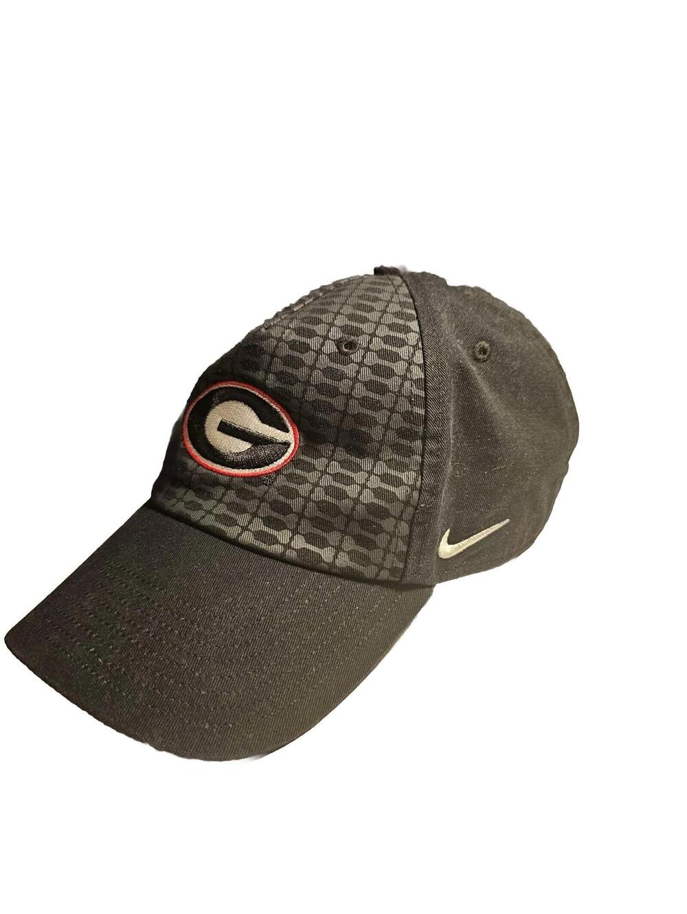 Nike Georgia Bulldogs UGA Dogbone Pattern Snapback Hat Cap Black Red  NCAA Logo
